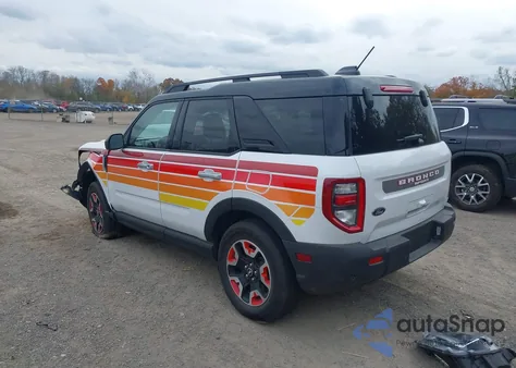 2025 Ford Bronco Sport Free Wheeling z USA, uszkodzony, nr VIN 3FMCR9KN2SRE84798